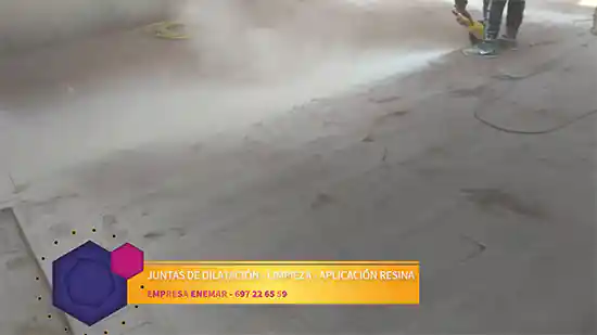 Aplicación de resinas de acabado